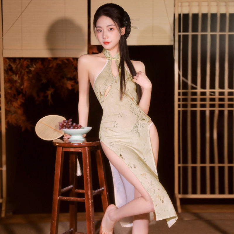 Sensual High-Slit Cheongsam - Backless & Hip-Revealing Traditional Dress, Asian Inspired Seduction