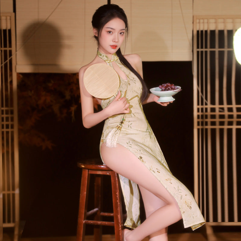 Sensual High-Slit Cheongsam - Backless & Hip-Revealing Traditional Dress, Asian Inspired Seduction