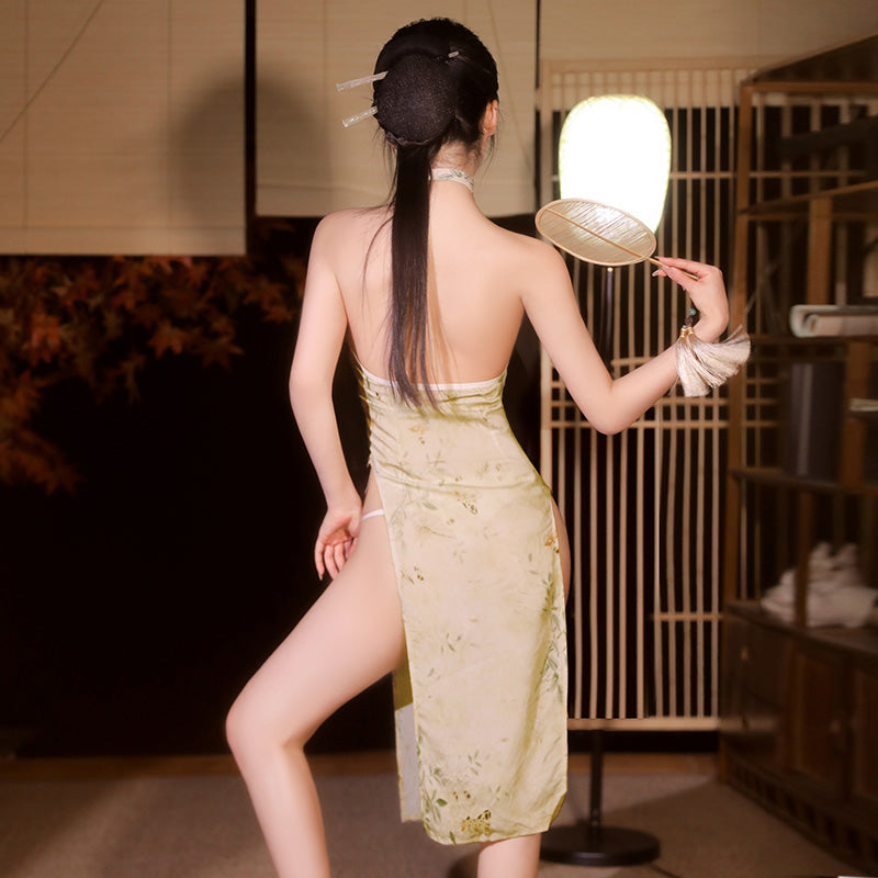 Sensual High-Slit Cheongsam - Backless & Hip-Revealing Traditional Dress, Asian Inspired Seduction