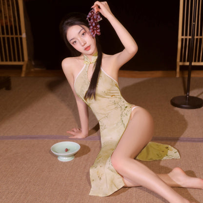 Sensual High-Slit Cheongsam - Backless & Hip-Revealing Traditional Dress, Asian Inspired Seduction
