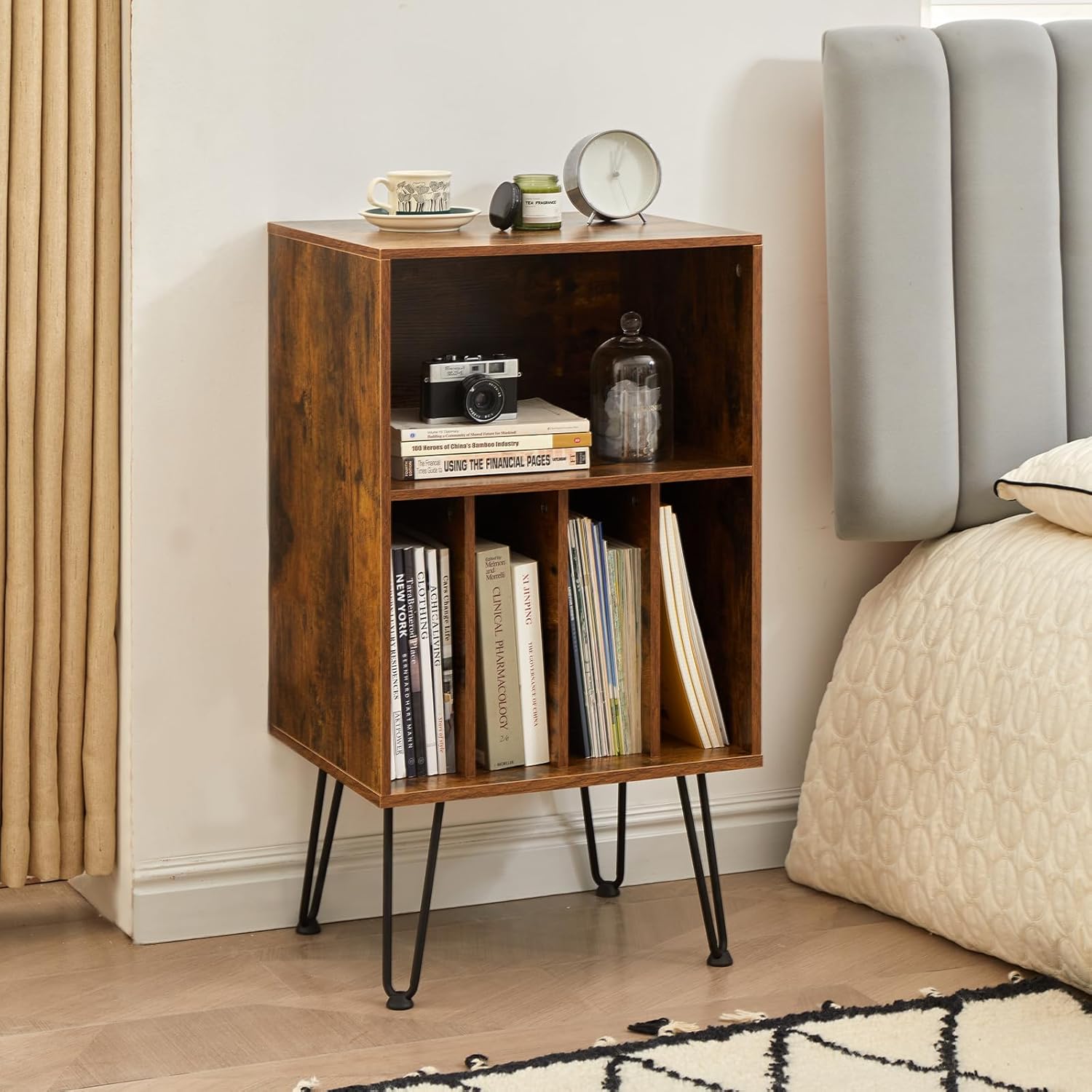 Record Player Stand with Vinyl Storage, Vinyl Record Storage Cabinet Holds Up to 150 Albums, End Table for Record Player, Turntable Stand with Record Storage for Living Room, Brown